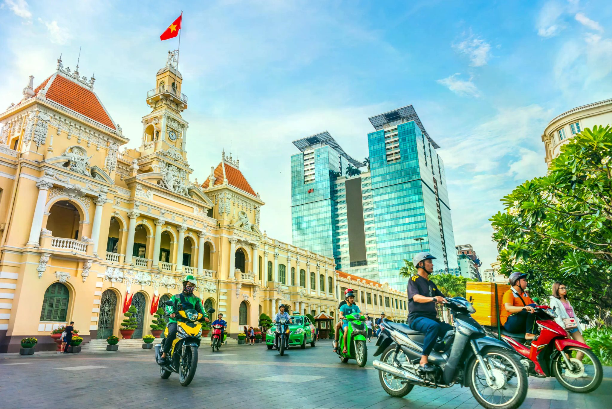 CU CHI TUNNELS & HO CHI MINH CITY